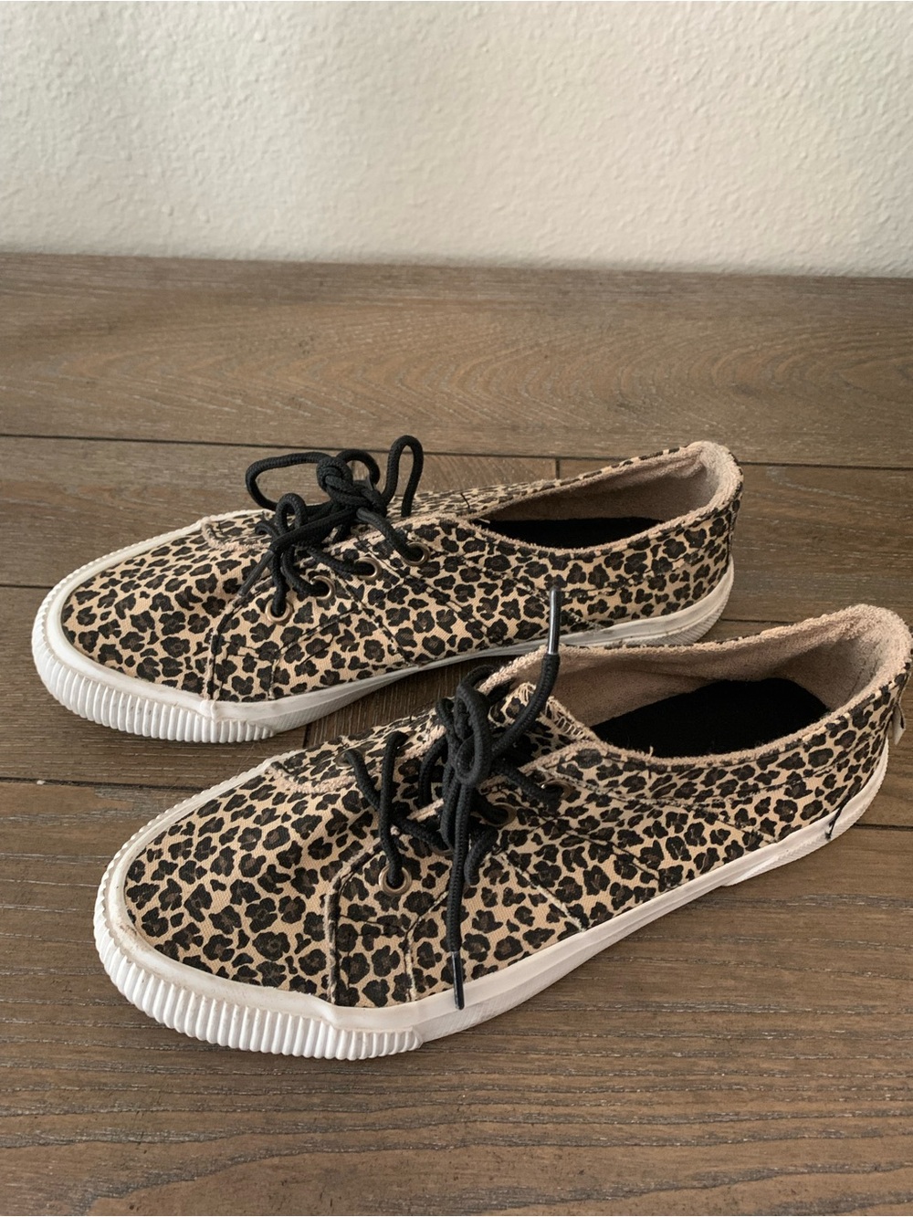 Tommy Bahama Leopard Print Sneakers - Tan & Black